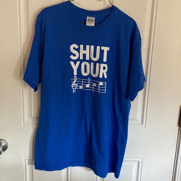 Gildan T-shirt size Large - Picture 1 of 1